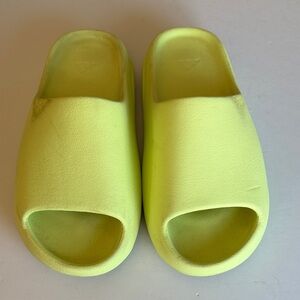 Adidas Yeezy slides glow green mens 10 GUC